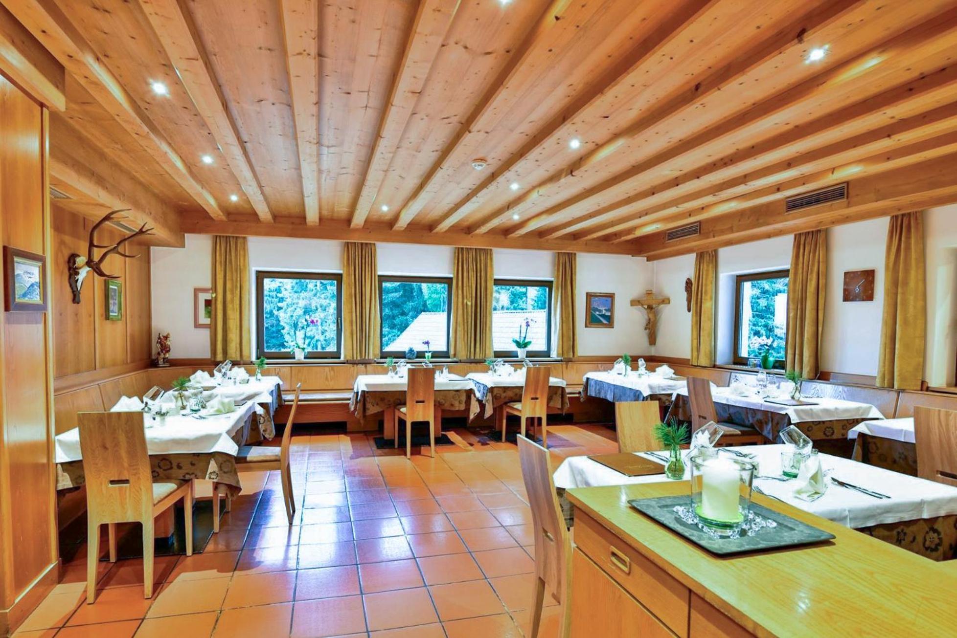 Berghotel Zum Zirm Collalbo Ngoại thất bức ảnh