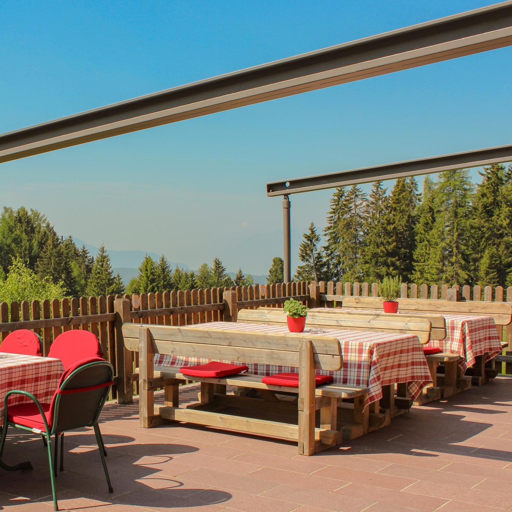 Berghotel Zum Zirm Collalbo Ngoại thất bức ảnh